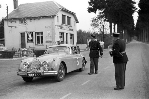 Whatton jaguar - j,