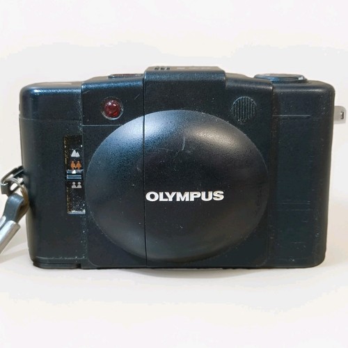 Olympus xa2 35mm compact film - olympus,