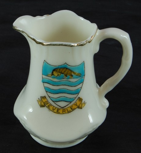 Crested ware jug hancock - crested,