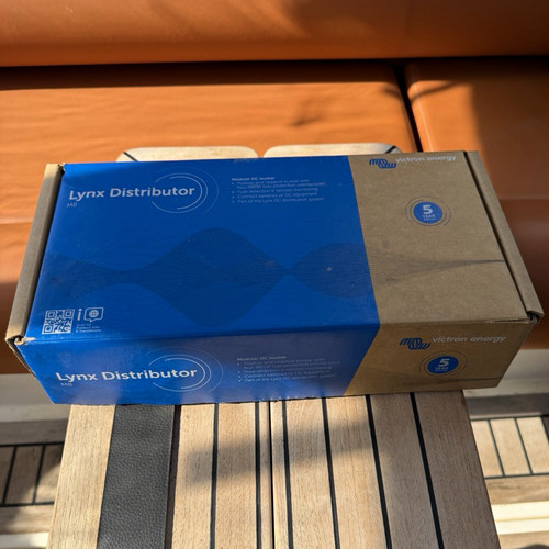 Victron energy lynx - energy,