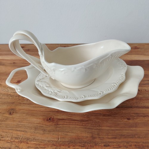 Royal creamware gravy boat - creamware,