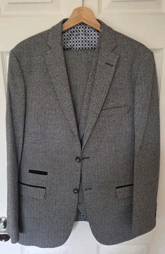 Mens three piece - suit, 40r