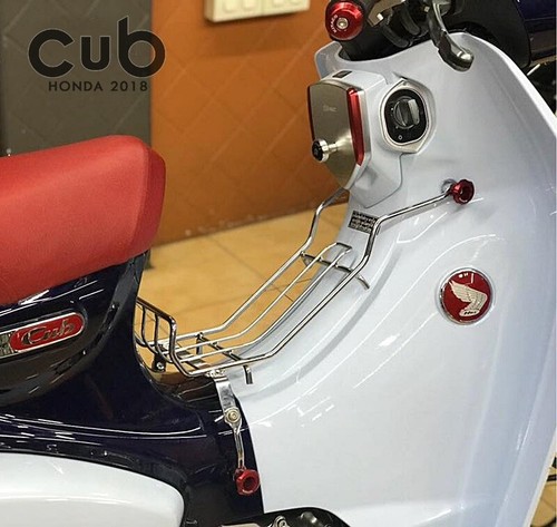 Center rack leg shield - center,