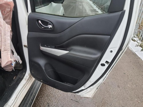 Nissan navara door - door, rear