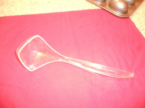 Clear plastic punch - ,