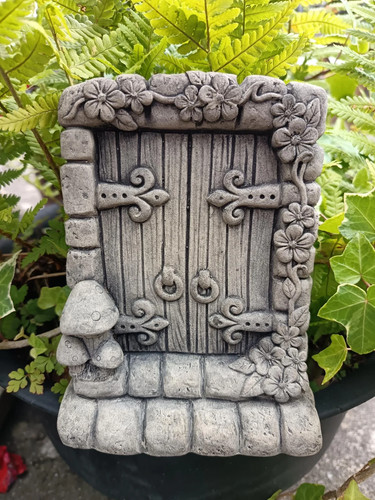 Stone fairy door garden
