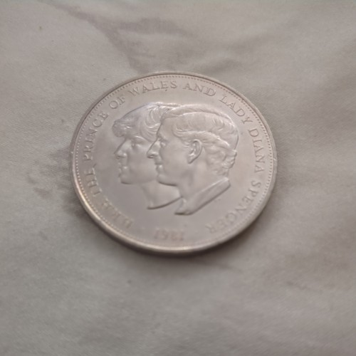 Collectible 1981 commemorative - collectible-1981,