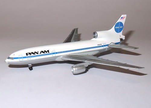 Dragon wings 400 model of - 1/400,
