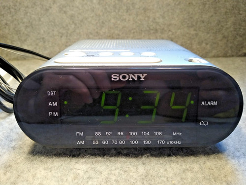 Sony dream machine - dream, icf-c218