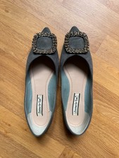 Grey green pointed - green,