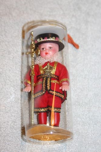 Vintage costume dolls small - dolls,