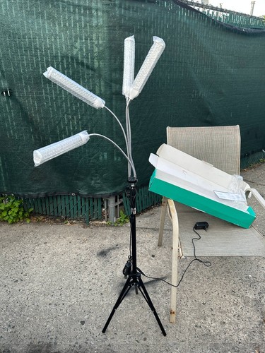 Led grow light - with, tripod