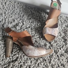 Ladies New Unworn Leather High Heeled Sandals