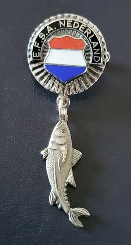 Sea anglers enamel badge - sea,