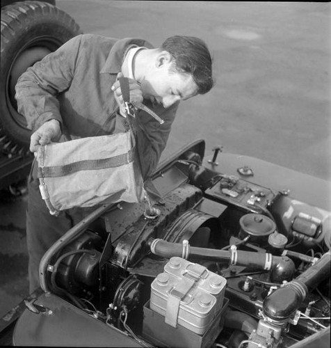 Recruit filling cooler - of, army
