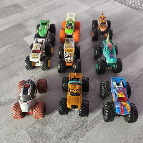 Hot wheels monster jam - 9x,