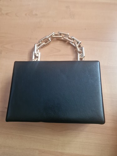 Quiz black box bag gold - quiz,