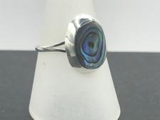 Abalone oval ring, solid