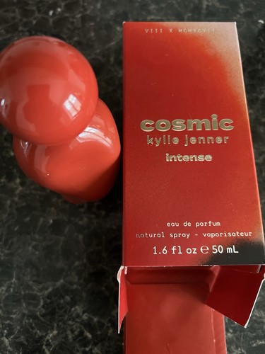 Kylie jenner cosmetics cosmic - kylie,