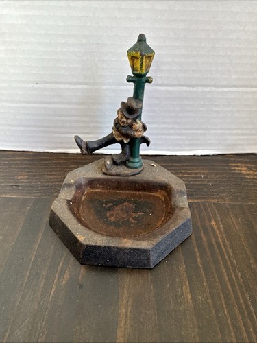 Old cast iron ash - ash, tray