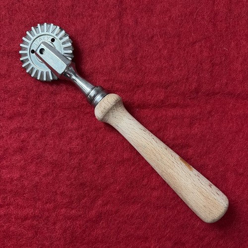 Vintage metal wheel pie crust - vintage,