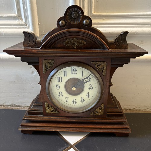Vintage wooden mantle clock - wooden,
