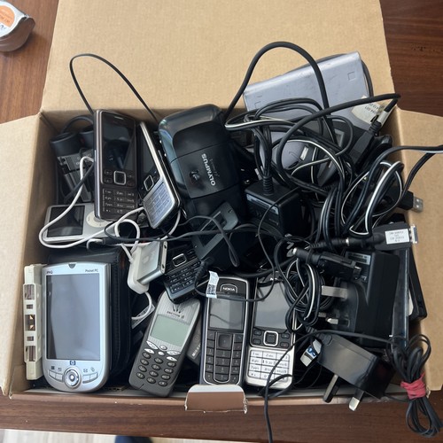 Box tech phones - tech,