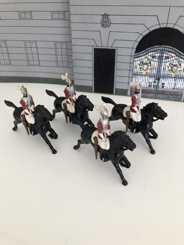 Britains mounted - x,