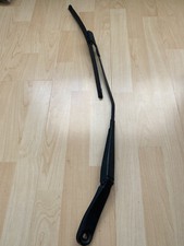 VOLVO V60 MK1 2014 WINDSCREEN