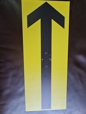 Tour Of Britain 2023 Stage 6  Southend To Harlow Route Marker Arrow