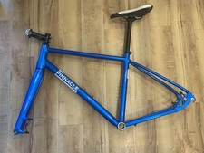 Pinnacle Dolomite Two Frame Small 700C Disc Brake Stem Seat Post Fizik Saddle