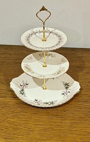 Stunning tier cake - tier,