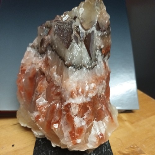 Red layered calcite very - calcite,