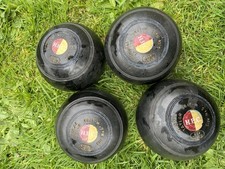 Thomas Taylor Size 5 Set Of 4