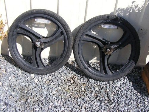 Vintage pair black mag - pair,