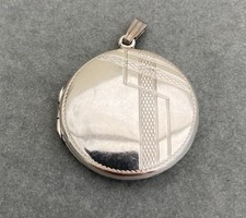 Vintage Sterling Silver Round