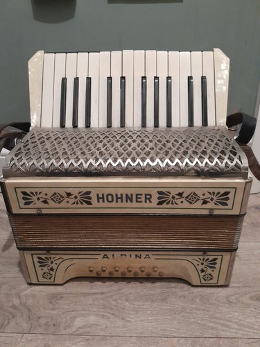 Hohner student alpina - 2,