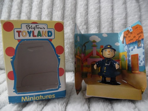 Policeman plod enid blyton - policeman,