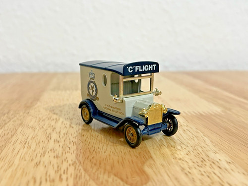 Lledo model ford van 216 - van,