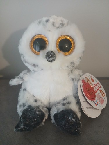Hendrick snowy owl - hendrick,