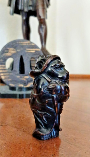 Netsuke tanuki raccoon dog - tanuki,