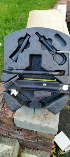 Ford mondeo spare wheel tools - ford,