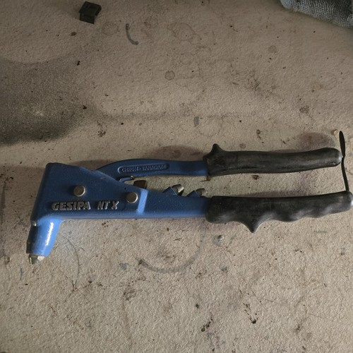 Pop rivet gun - gun, x