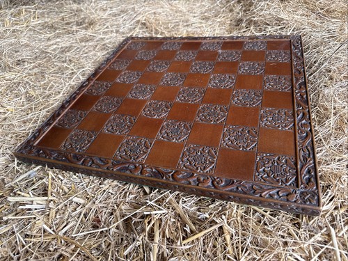 Resin chess board tudor rose - resin,