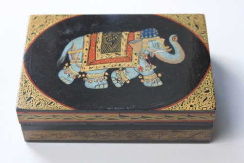 Lacquered mango wood - lacquered,