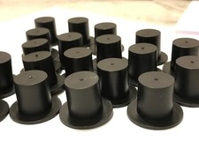PLASTIC TOP HAT   DOLL HOUSE