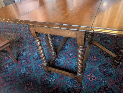 Antique solid oak drop-leaf