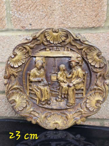 Vintage round bas relief wall - round, bas-relief