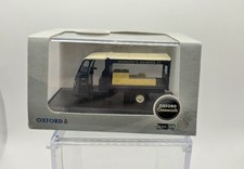 1:76 Scale Oxford Diecast Howards Dairies Wales Milk Float.