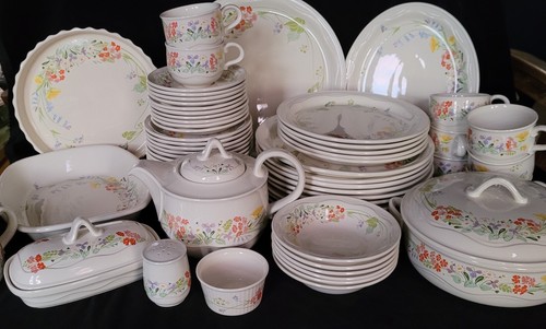 Poole pottery wild garden - pottery,